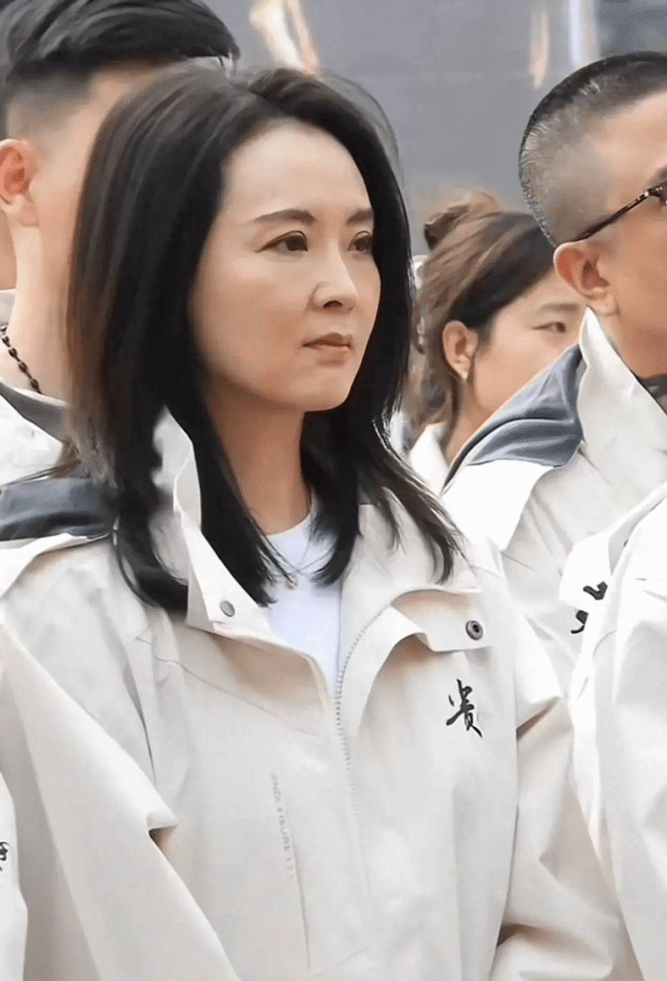 50岁王艳对比45岁温峥嵘:相差5岁状态截然不同,发福弊端来了_腾讯新闻