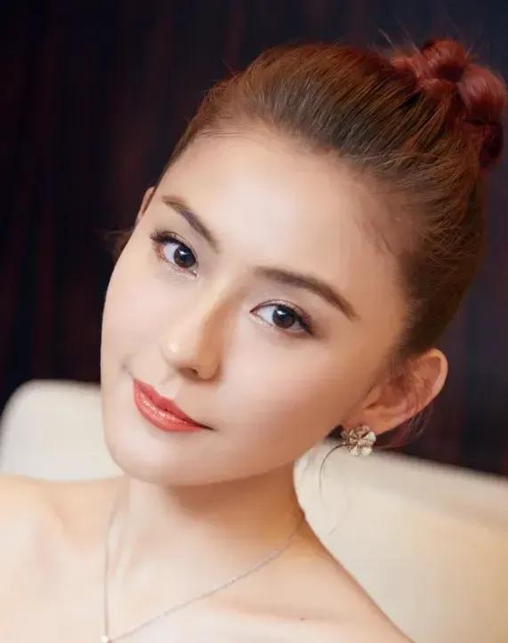 女演员长相有多重要?看《情满九道弯》里热依扎和种丹妮就知道了_腾讯