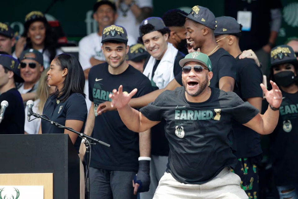 名记曝哈姆重回雄鹿内幕!字母哥发挥重要作用 随时取代里弗斯成主帅