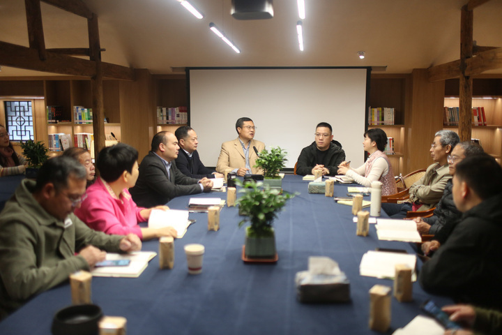 《乡村新物语》:一部用诗书写的乡村心灵史_腾讯新闻