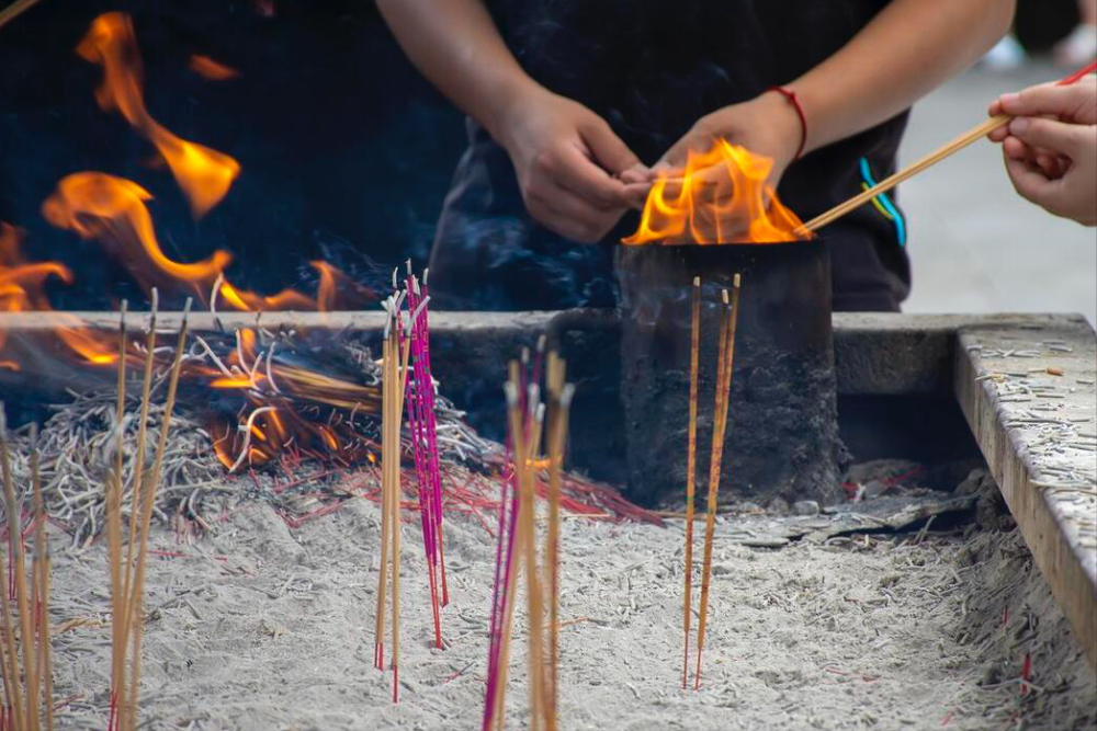 农村俗语:"三样坟上放,人旺财也旺",清明节坟祭要放哪3样?