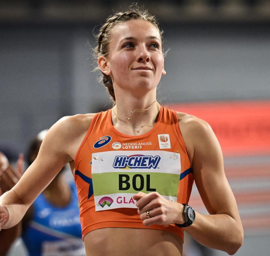 室内世锦赛奥运栏王跨项400米闲庭信步荷兰女飞人遛你玩跑法夺小组第