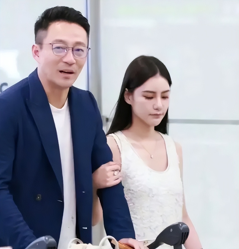 张颖颖斥汪小菲辜负大S！回顾其知三当三历程，竟喊无辜被骗感情_腾讯新闻