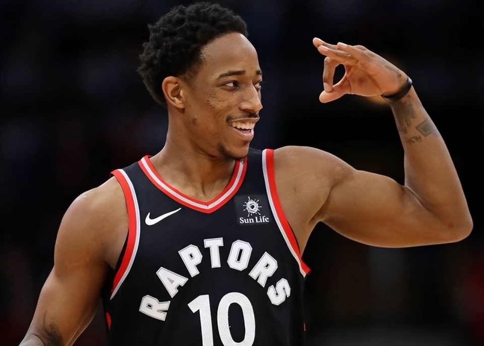 非75大球星得分排行前10,现役1人上榜,前4名得分均超利拉德