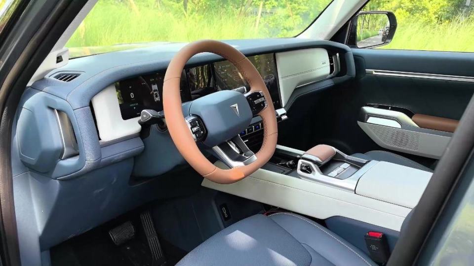 深蓝g318解决了方盒子suv的痛点?看喵哥亲身试驾,你说该卖多少钱