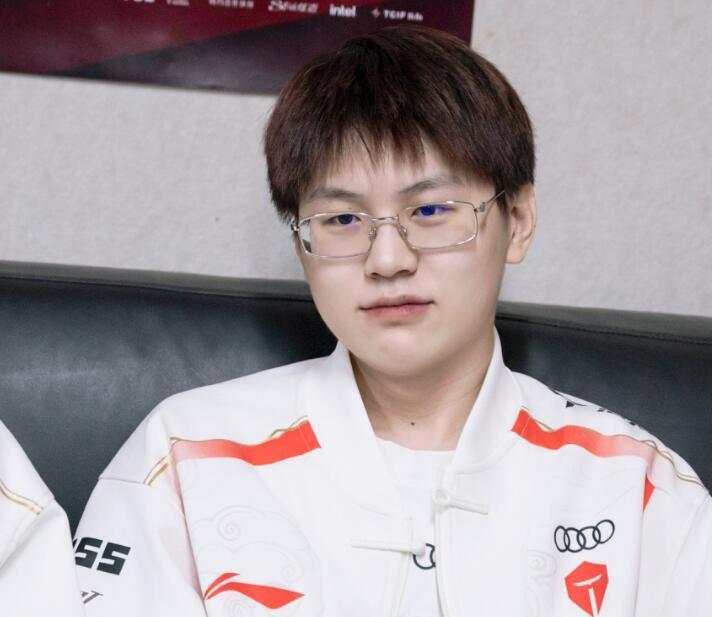 伙食太好了meiko在edg八年没长胖去tes半年脸就变形了