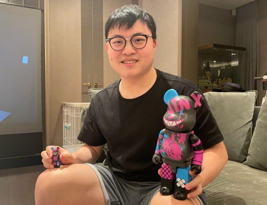 uzi吐露心声希望拳头给msi制作冠军皮肤自己可以不要