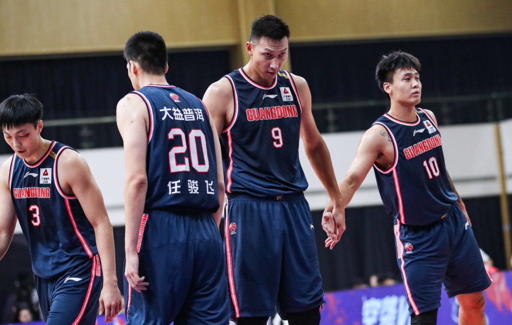 广东男篮11连胜周琦冲浪引质疑台湾联赛全力追求林书豪