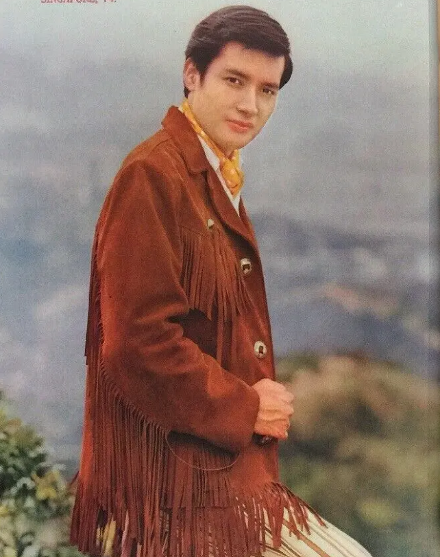 76岁秦祥林满头白发近照曝光,力追林青霞迎娶萧芳芳,传因出轨爱赌博