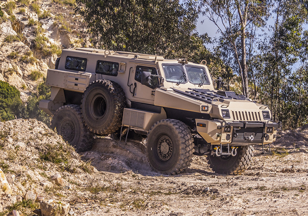 "掠夺者"装甲车,强大的南非4×4轮式装甲车-腾讯新闻