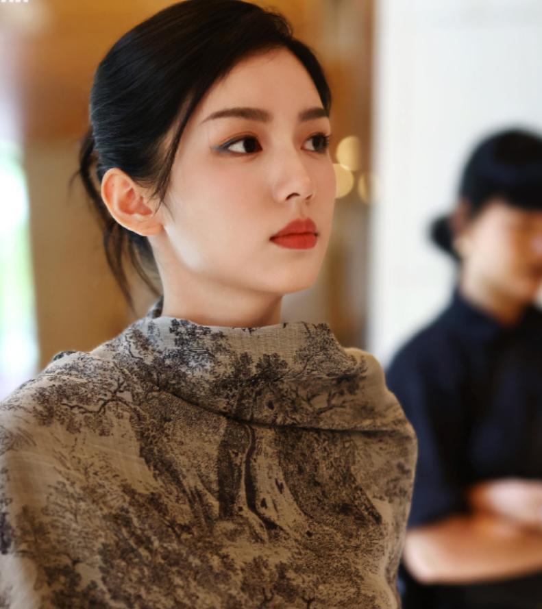 周也耍大牌风波升级!一部戏曾用五个替身,恐成下一个吴谨言