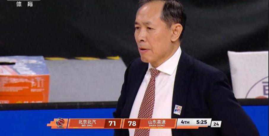 北京遭絕殺揪出最大罪人！拿600萬半場1分，被人隔扣惱羞成怒+吃T