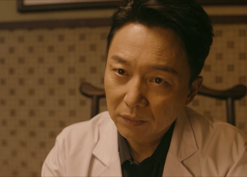 本以为是烂剧,开播就夺飙升榜第一,欧豪又把悬疑剧拍成了爆款