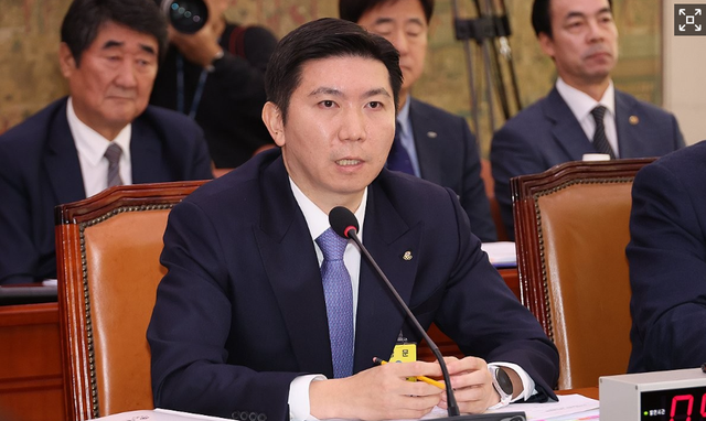 涉嫌赞助金回扣的韩国体育会会长柳承敏获“无嫌疑”不予移交处分