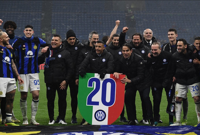 双星加冕&六连杀&输球打架染红!国米2-1米兰提前5轮夺冠