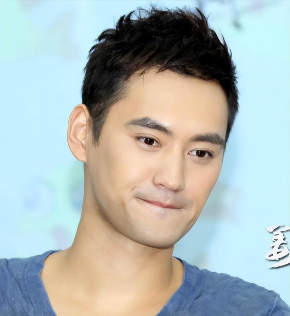 金鸡奖梁朝伟获影帝袁弘却意外走红被称为影帝背后的男人