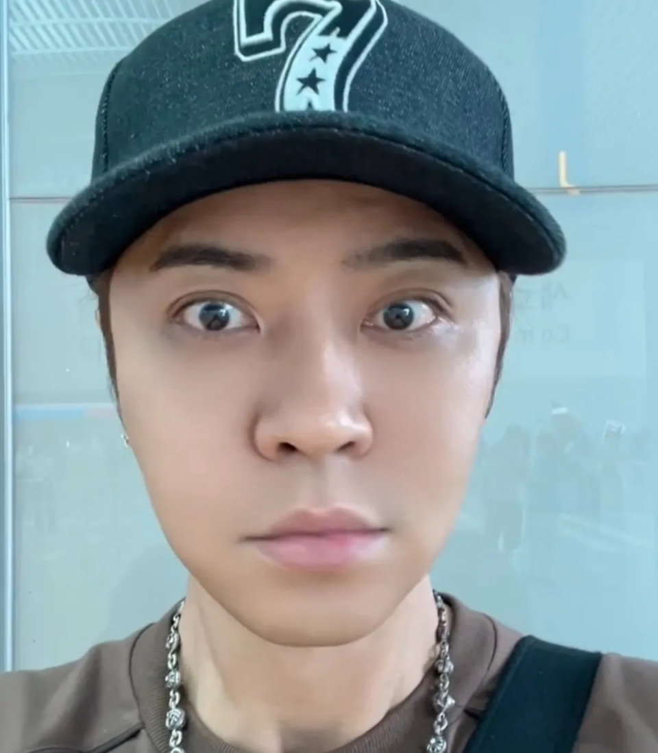 劈腿风波过去四年,蝴蝶姐姐宣布怀孕,罗志祥沉迷医美撞脸陈晓东