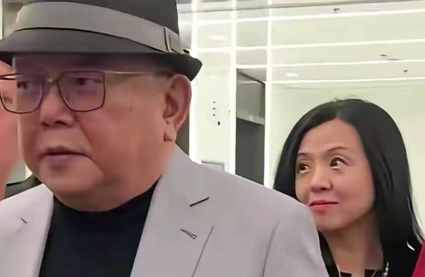 77岁王刚还在拼命：那个让他戒掉60年酒瘾的人，不是前妻，是8岁儿子一句话_腾讯新闻