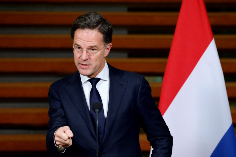 刚对中国做了保证,荷兰不到8天又倒向美国,阻止asml为中企服务_腾讯