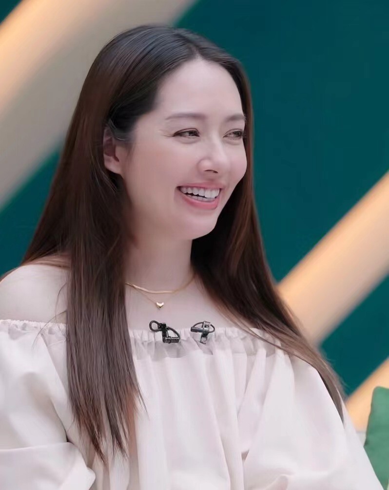 不社交,不打瘦脸针,40岁郭碧婷才是真正的"人间清醒"