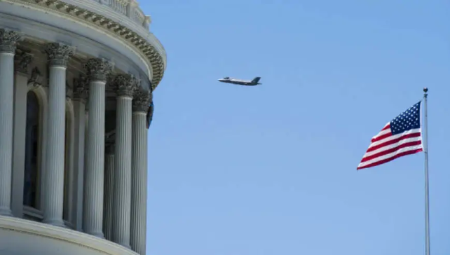 美军披露下一代空对空导弹关键性能：射程或超1800公里