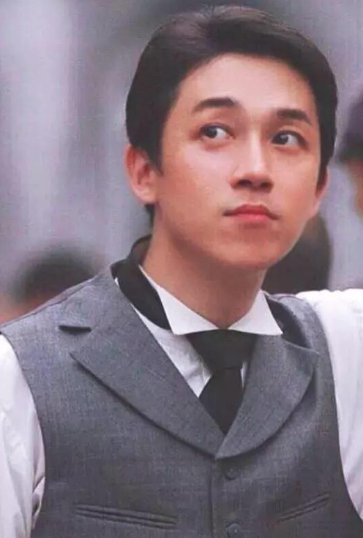 董洁停工陪儿子,14岁顶顶身高猛长近一米七,像极年轻时的潘粤明-腾讯
