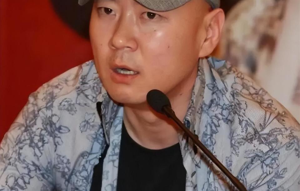 曾21次登上春晚，现在却瘦到认不出，住北京老房子，59岁婚姻成谜_腾讯新闻