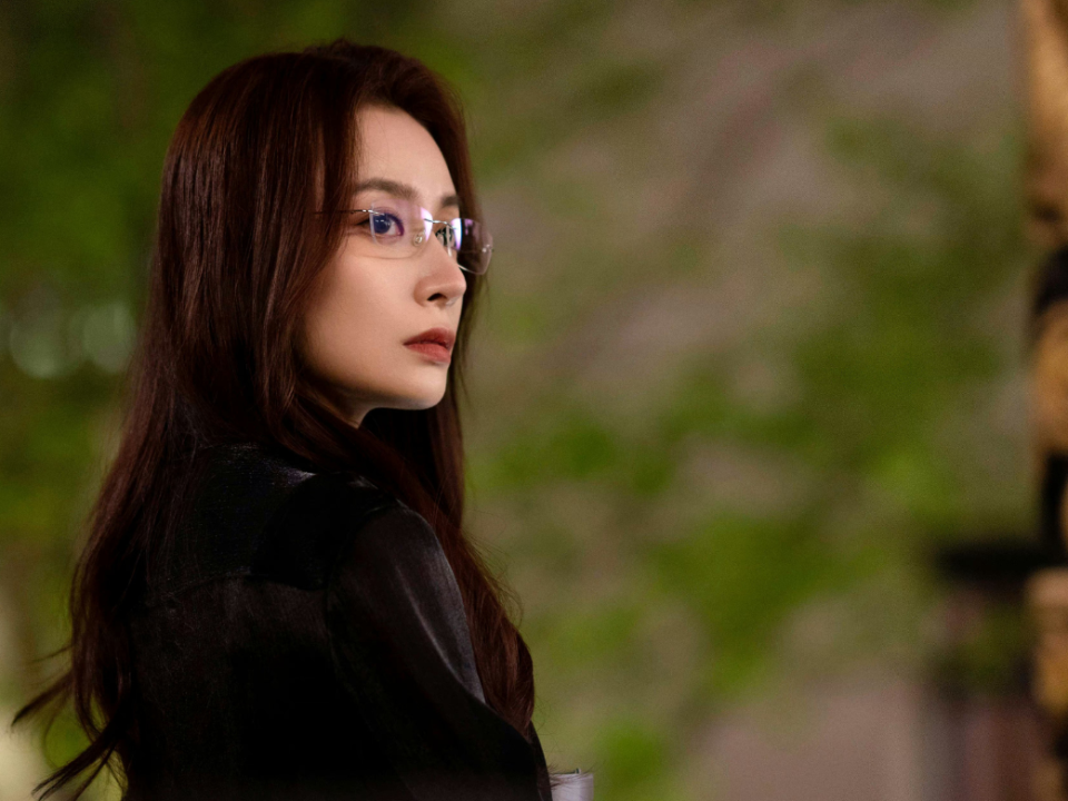 同为30岁左右女演员,《城中之城》:杨子姗与隆妮状态相差甚远
