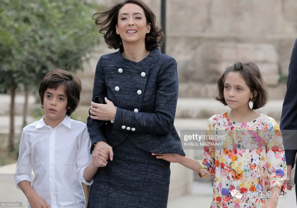 又是不同的风格约旦贾莉亚公主,05年生,是阿卜杜拉国王异母小弟阿里