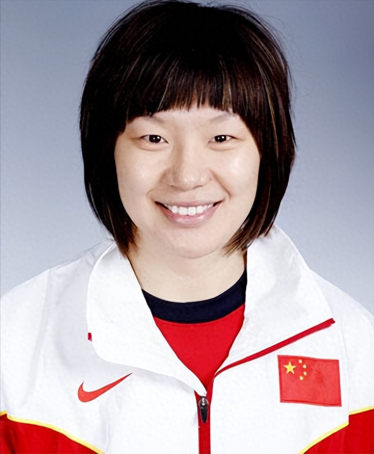 "亚洲蝶后"周雅菲:嫁给cba二婚男,如今儿女双全堪称人生嬴家_腾讯新闻