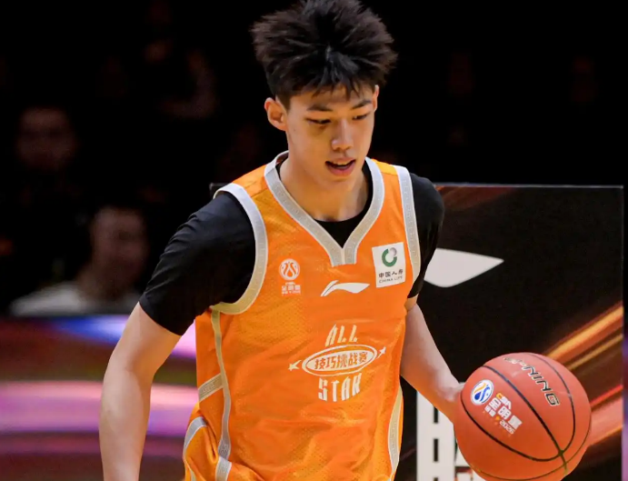 CBA技巧賽：姜賀0.1秒優勢絕殺蔣祺禹奪冠 李悅洲低級失誤墊底 - 