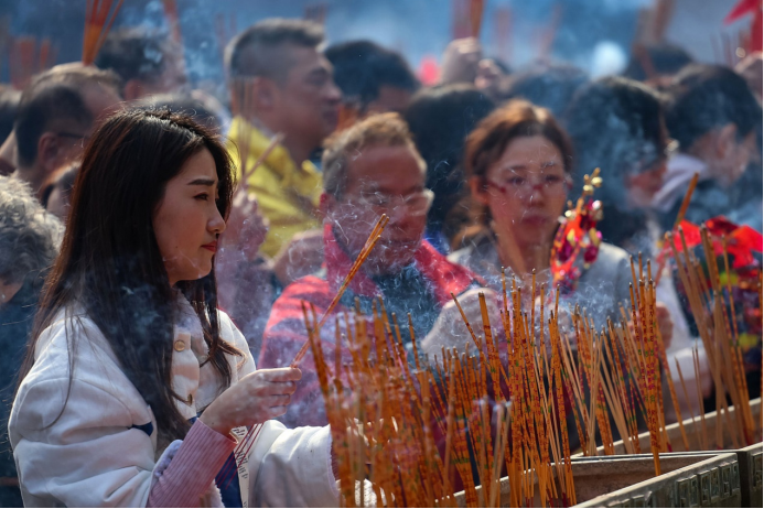 年轻人的第一柱香拜佛为何一定要烧香你真的明白吗