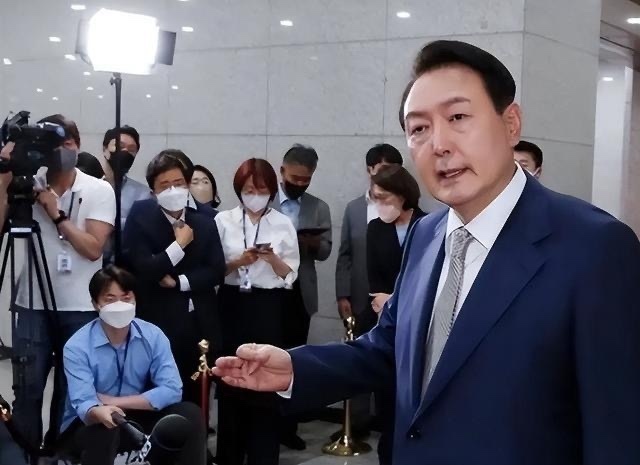 韩国总统尹锡悦涉险过关韩国国会选举中在野党取得大胜