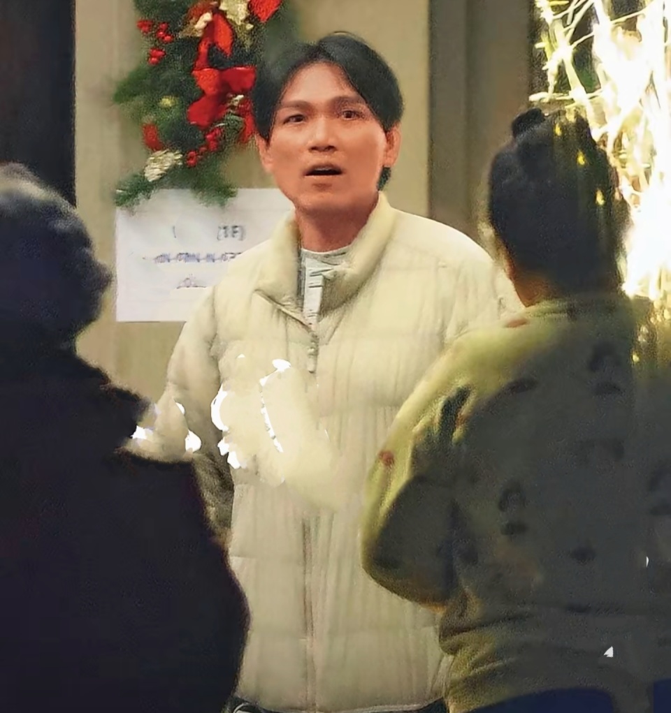 台媒曝杨宗纬疑已当爸爸，混血男孩照片曝光，孩子母亲身份成谜-腾讯新闻