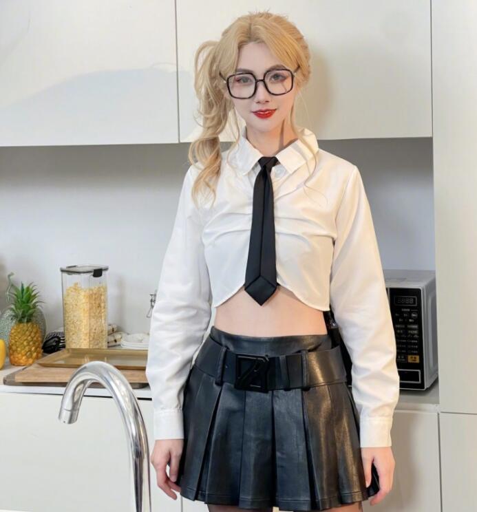 lpl初代女神小苍晒自拍丝毫不像40岁的人越来越年轻了