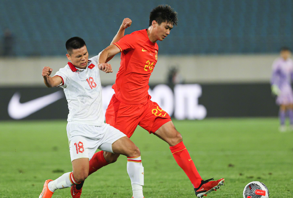 早年的奥运会足球是业余比赛,职业球员不参赛.