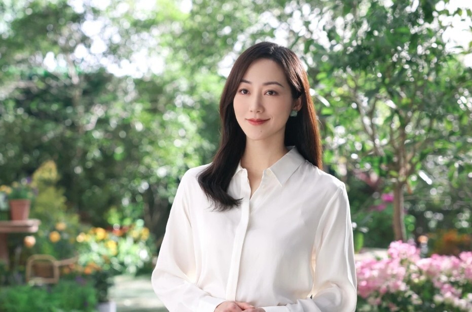 这部电影由郭富城,张柏芝主演,而韩雪第一次参演电影就与这样的大牌