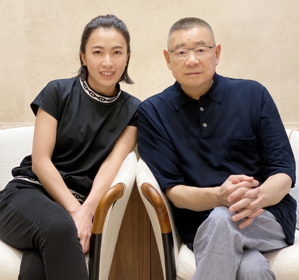 刘銮雄亏本卖英国写字楼套现14亿，资金充裕了，甘比高调上TVB节目-腾讯新闻