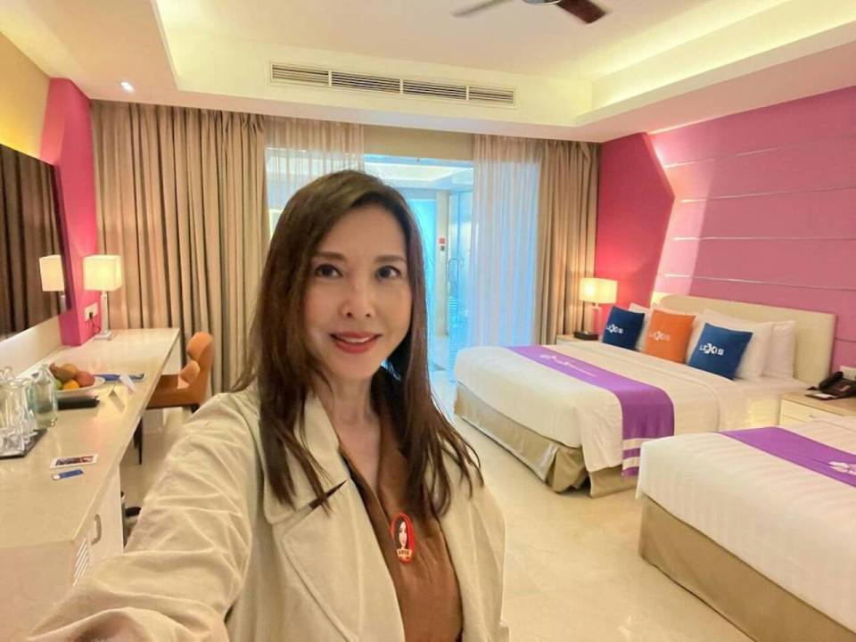 被王晶怒骂的李婉华近况曝光,晒近照满脸岁月痕迹,因丈夫一句话不敢