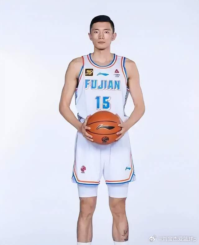 山东高速签下陈林坚：三分悍将驰援，新赛季剑指更高目标​