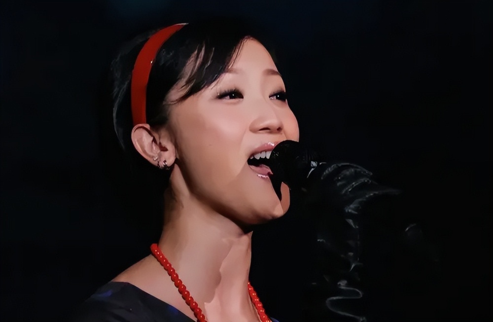 张瑶:做歌手被央视捧,做演员被贵人捧,逼婚高富帅,她是个狠人_腾讯