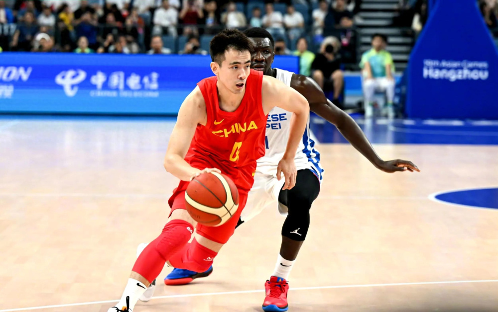 感慨落泪赵继伟谈男篮现状尽力了一个运动员能有几个四年