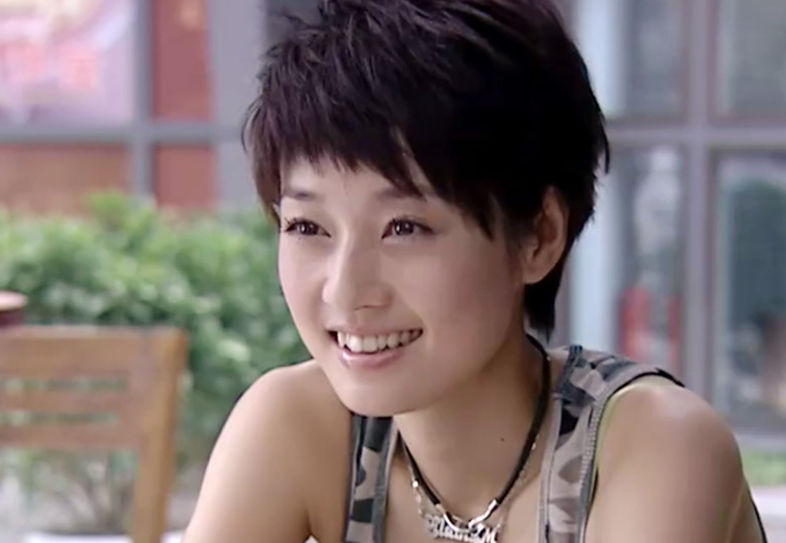 大咖合作了《乔家大院》,2007年她更是出演了赵宝刚的青春剧《奋斗》