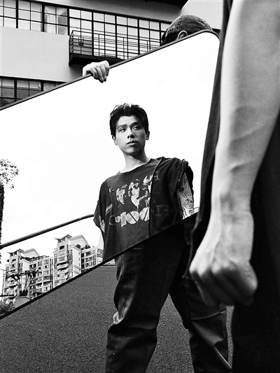 说唱歌手孙权:我只是爱心的传递者_腾讯新闻