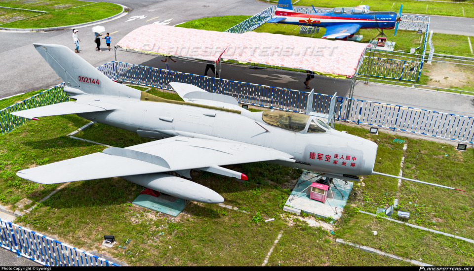 靶机+攻击机，歼-6无攻型现身长春航展，深藏30年的对台秘密武器_腾讯新闻