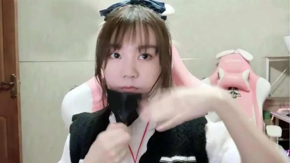 小智直播爆料:他想复出,要面临两大难题_腾讯新闻