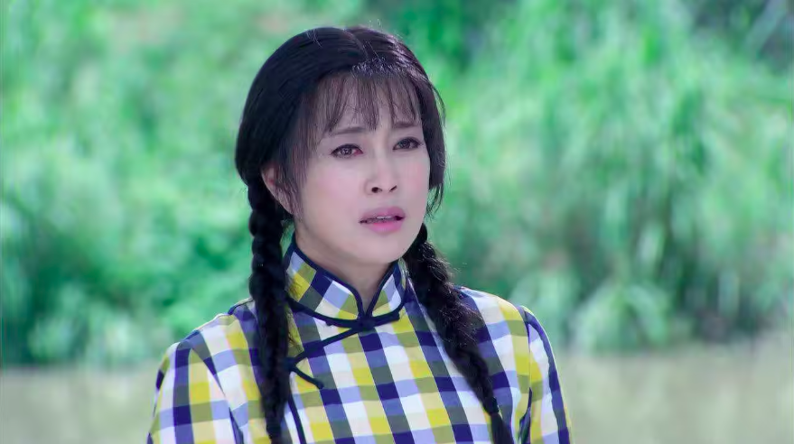 70岁刘晓庆演少女争议,本尊回应:我从内到外都很年轻,演技也很棒_腾讯