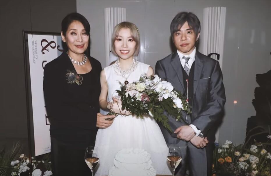 63岁杨盼盼嫁女后,首谈女儿生父,当年未婚怀孕成小三,澄清没有丈夫