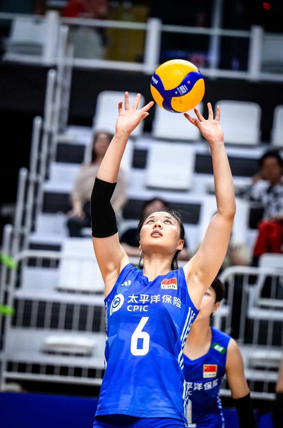 中美大战精彩球gif龚翔宇拦网缩手plan奏效