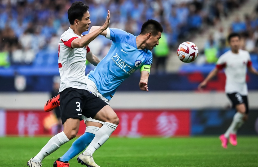 中超-林良铭补时绝平!大连人新主场首秀1-1青岛海牛